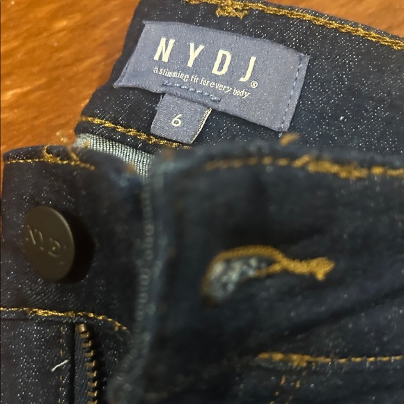 NYDJ Dark Wash Skinny Jeans nwt - Picture 4 of 4